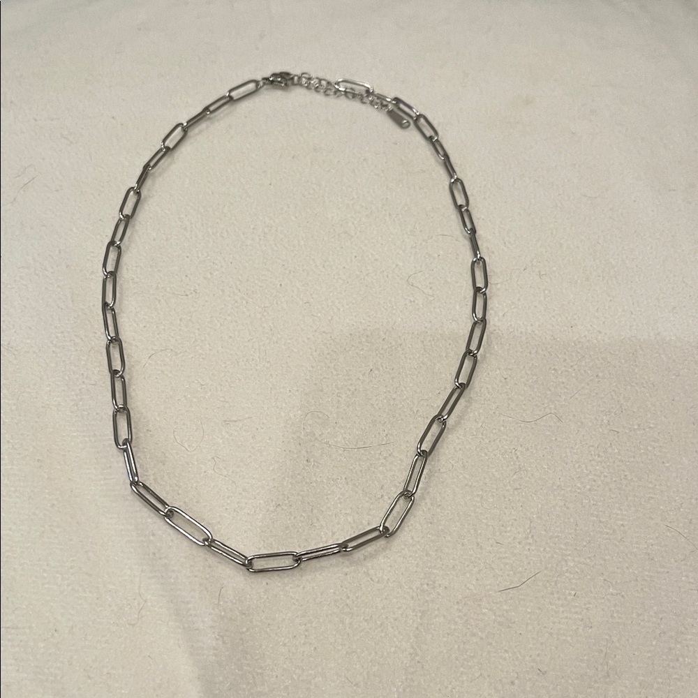 Elegant Silver fashion paperclip Chain Necklace NWOT